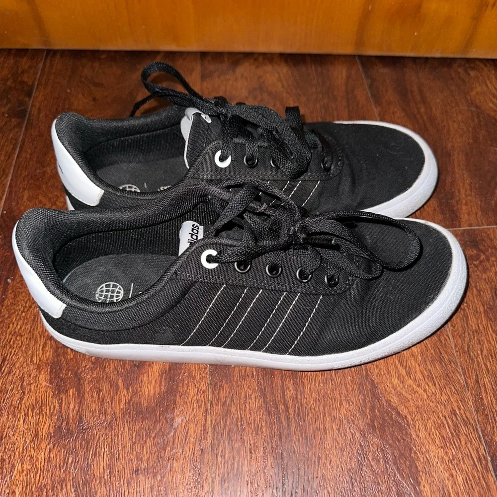 Youth Adidas Vulcraid3r Skateboarding Shoes size 6 - Picture 1 of 8